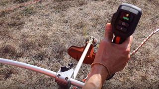 Husqvarna :  un fil de débroussailleuse qui sort en un coup de pouce