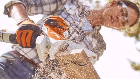 Avec la scie GTA 26, Stihl joue sur Noël Avec la scie GTA 26, Stihl joue sur Noël
