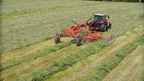 Kuhn ratisse en simple ou double andain Kuhn ratisse en simple ou double andain