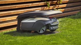 Chez Cramer, un robot pour tondre jusqu'à 2000 m²