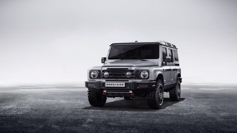 Le Grenadier bénéficie d’un look old school lui donnant l’air d’un réel franchisseur, avec un angle d’attaque important. Le Grenadier bénéficie d’un look old school lui donnant l’air d’un réel franchisseur, avec un angle d’attaque important.