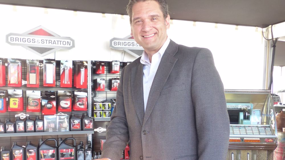 Briggs & Stratton Corp., un des pionniers du moteur 4 temps sur le marché des espaces verts vient de se placer sous la loi américaine de protection des faillites. Todd Teske, président et CEO du groupe, estime que cette décision difficile et la vente qui suivrait auprès de KPS Capital Partners étaient les seules issues pour permettre à Briggs & Stratton d'exister demain.