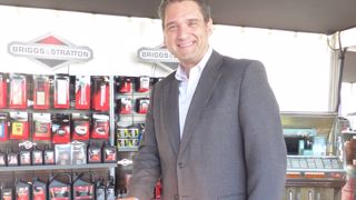 Briggs & Stratton Corp., un des pionniers du moteur 4 temps sur le marché des espaces verts vient de se placer sous la loi américaine de protection des faillites. Todd Teske, président et CEO du groupe, estime que cette décision difficile et la vente qui suivrait auprès de KPS Capital Partners étaient les seules issues pour permettre à Briggs & Stratton d'exister demain.