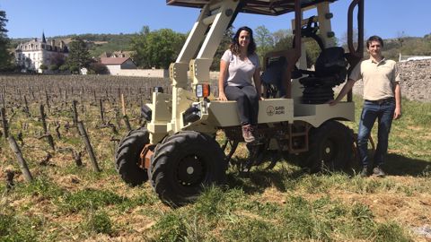 Laure et Alexandre Prévault Osmani ont fondé en 2017 la société Sabi Agri, employant aujourd'hui 16 personnes. Laure et Alexandre Prévault Osmani ont fondé en 2017 la société Sabi Agri, employant aujourd'hui 16 personnes.