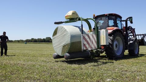 L'enrubanneuse Krone prend son indépendance L'enrubanneuse Krone prend son indépendance