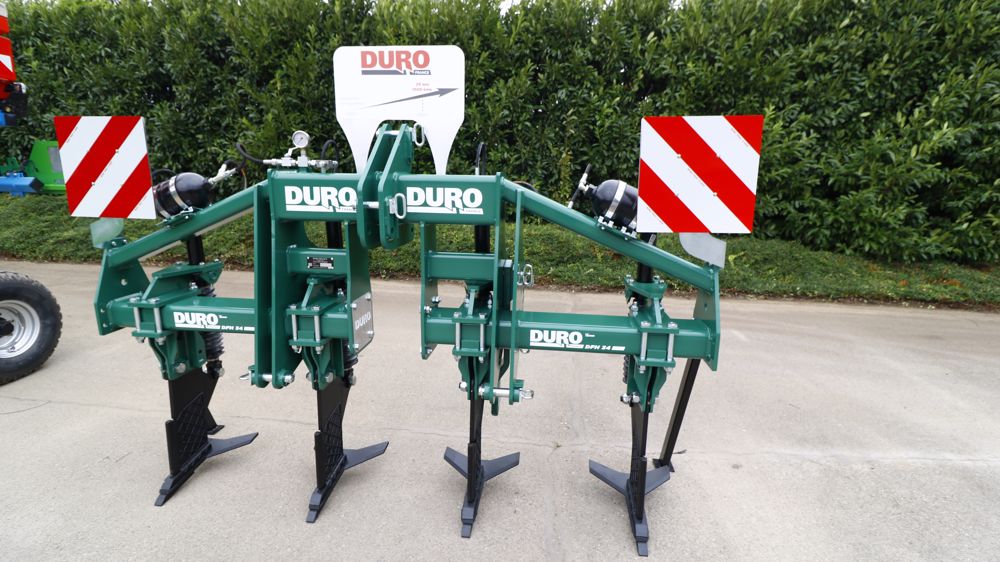 Duro profite de la sortie du 1 000e décompacteur pour présenter un nouveau logo et une possible future teinte de ses produits en vert platine. Duro profite de la sortie du 1 000e décompacteur pour présenter un nouveau logo et une possible future teinte de ses produits en vert platine.