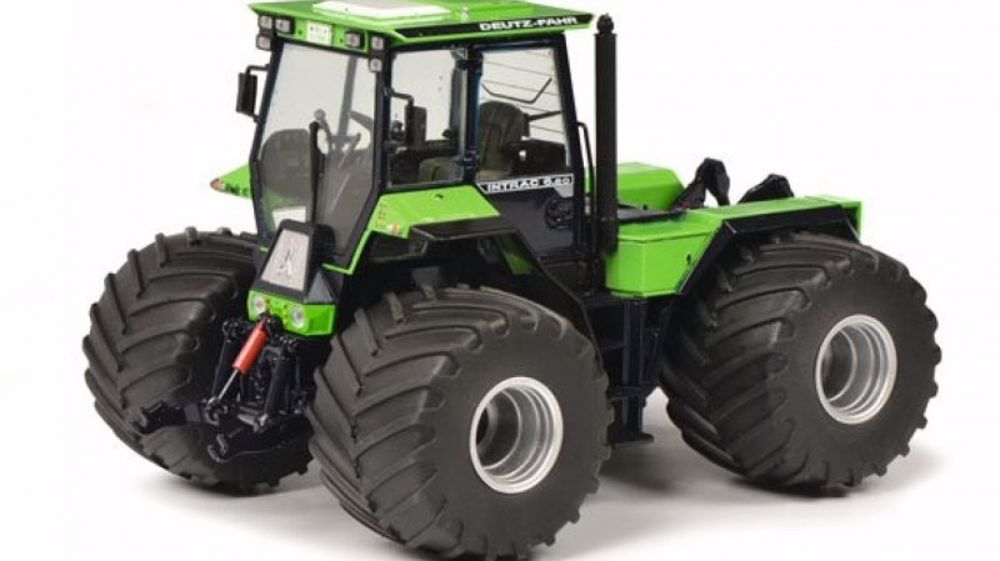 Le Deutz-Fahr Intrac arrive au 1/32