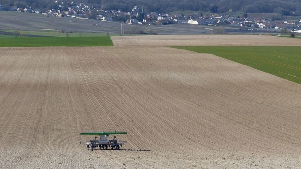 « Le robot FarmDroid FD20 pallie le manque de main-d'œuvre en betteraves bios » « Le robot FarmDroid FD20 pallie le manque de main-d'œuvre en betteraves bios »