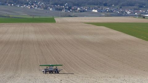 « Le robot FarmDroid FD20 pallie le manque de main-d'œuvre en betteraves bios » « Le robot FarmDroid FD20 pallie le manque de main-d'œuvre en betteraves bios »
