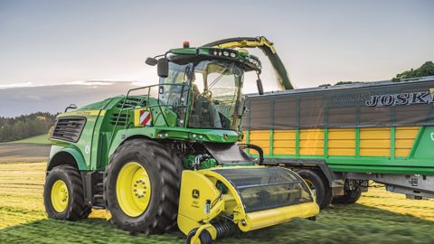 La gamme d’ensileuses John Deere 9000 s’allonge La gamme d’ensileuses John Deere 9000 s’allonge