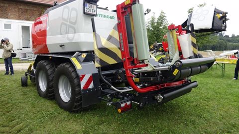 Pöttinger : Liage tandem film ou filet sur l’Impress 3000 Pöttinger : Liage tandem film ou filet sur l’Impress 3000