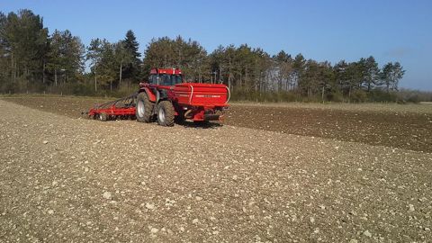 Eco-Mulch : Des dents montées sur parallélogramme Eco-Mulch : Des dents montées sur parallélogramme