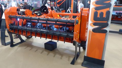Kuhn : les sarments de vigne bien broyés avec le broyeur TDP de la série 1000 Kuhn : les sarments de vigne bien broyés avec le broyeur TDP de la série 1000