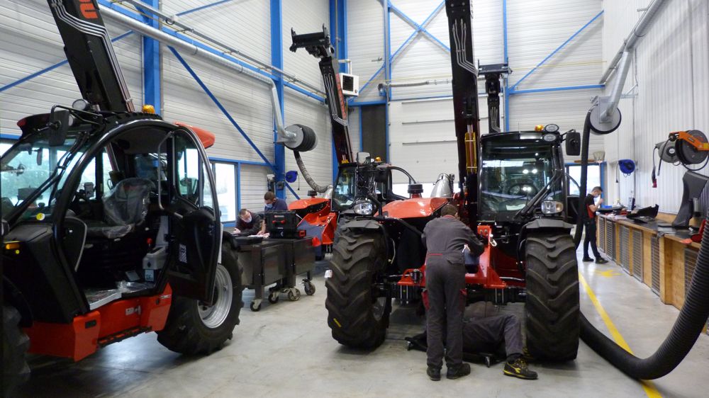 Les sessions de formation technique de Manitou n’accueillent jamais plus de neuf stagiaires. Les sessions de formation technique de Manitou n’accueillent jamais plus de neuf stagiaires.