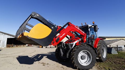 Les Massey Ferguson 5S, disponibles avec la transmission Dyna-6 Super Eco, autorisent une vitesse de transport de 40 km/h à 1 530 tr/min. Les Massey Ferguson 5S, disponibles avec la transmission Dyna-6 Super Eco, autorisent une vitesse de transport de 40 km/h à 1 530 tr/min.