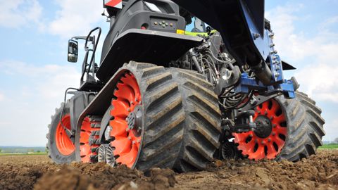 Claas : Des chenilles plus larges pour l’Axion Terra Trac Claas : Des chenilles plus larges pour l’Axion Terra Trac