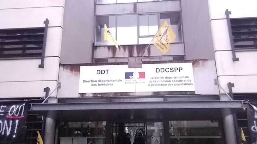 La Confédération paysanne manifeste à Rodez