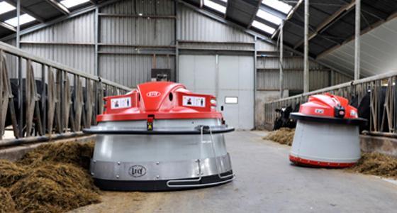 Robot repousse fourrage Lely Juno