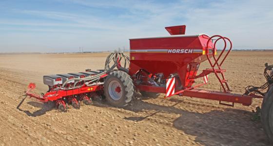 Semoir Horsch Maestro CC 12 rangs
