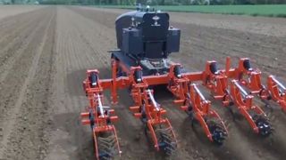 En France, un robot sème 50 hectares En France, un robot sème 50 hectares