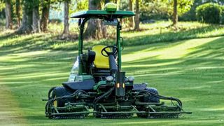 Un partenariat pour robotiser les tondeuses de golf Un partenariat pour robotiser les tondeuses de golf