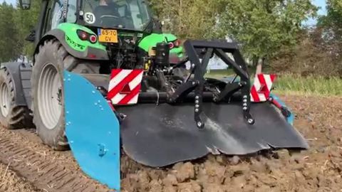 Une bêche pour les terrains humides