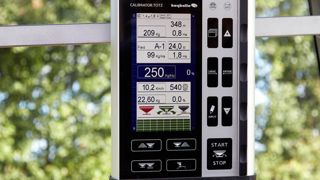 Bigballe destine son boîtier Calibrator Totz aux agriculteurs souhaitant utiliser l’agriculture de précision avec leur distributeur d’engrais. © Bogballe Bigballe destine son boîtier Calibrator Totz aux agriculteurs souhaitant utiliser l’agriculture de précision avec leur distributeur d’engrais. © Bogballe