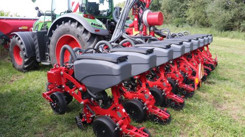 La solution Air speed peut semer à des vitesses plus importantes qu’avec l’Air vac. © P. Denis/GFA