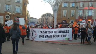 Manifestations devant l’abattoir de Limoges Manifestations devant l’abattoir de Limoges