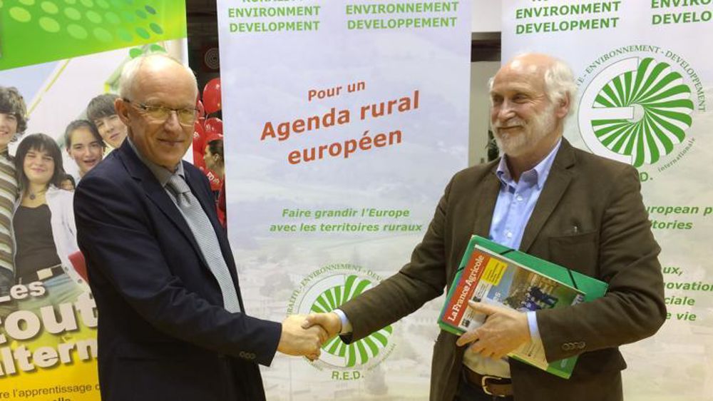 De gauche à droite, Xavier Michelin, président des Maisons familiales rurales, et Gérard Peltre, président de l’association Ruralité-Environnement-Développement (RED). © A. Cardinaux/GFA