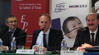 « L’activité des poudres infantiles est en deçà de nos attentes en termes de développement de nos capacités de production », détaille Arnaud Fossey, président de la coopérative d’Isigny-Sainte-Mère (au centre). © Alexis Dufumier « L’activité des poudres infantiles est en deçà de nos attentes en termes de développement de nos capacités de production », détaille Arnaud Fossey, président de la coopérative d’Isigny-Sainte-Mère (au centre). © Alexis Dufumier