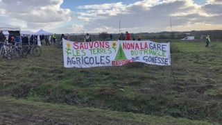 Manifestation « pour arrêter » le megaprojet EuropaCity Manifestation « pour arrêter » le megaprojet EuropaCity