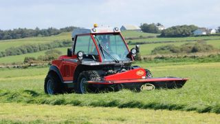 Vicon, une faucheuse frontale adaptée aux pentes Vicon, une faucheuse frontale adaptée aux pentes