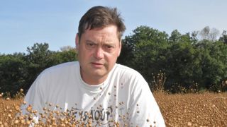 « Il va falloir que je trouve un emploi à l’extérieur » « Il va falloir que je trouve un emploi à l’extérieur »