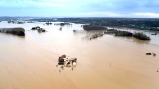 Les inondations laissent des paysages de désolation Les inondations laissent des paysages de désolation