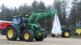Des chargeurs John Deere toujours mieux équipés Des chargeurs John Deere toujours mieux équipés
