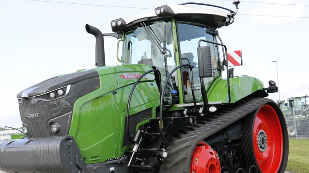 Sérieux lifting pour les tracteurs à chenilles 900 Vario MT