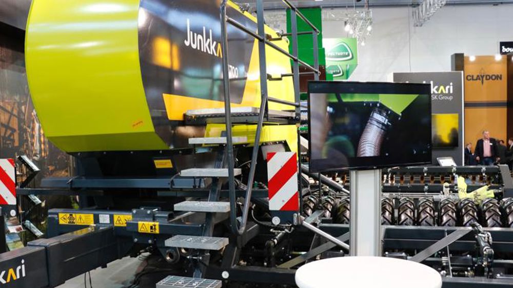 Un semoir mécanique de 7 mètres