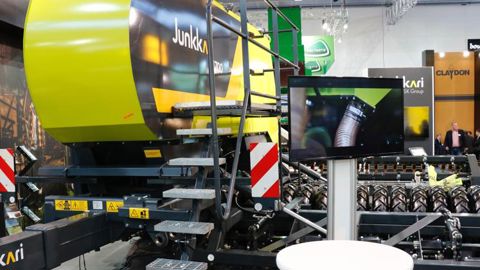 Un semoir mécanique de 7 mètres