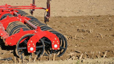 Un rouleau pour les déchaumeurs et cultivateurs Un rouleau pour les déchaumeurs et cultivateurs