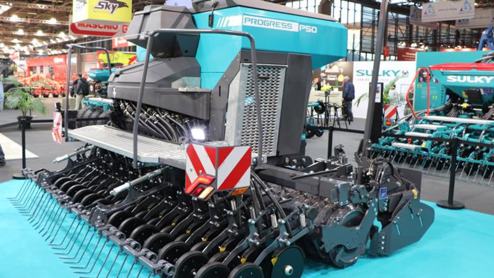 Deux semoirs pour deux philosophies