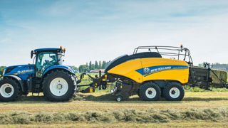 Le tracteur corrige les vibrations de la presse Le tracteur corrige les vibrations de la presse