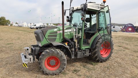 Phenix Agrosystem : Une solution rendant le tracteur autonome Phenix Agrosystem : Une solution rendant le tracteur autonome