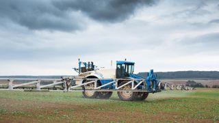 Une étude clé pour réévaluer le glyphosate reportée Une étude clé pour réévaluer le glyphosate reportée
