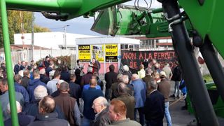 Manifestation contre la fermeture de l’abattoir de Valenciennes Manifestation contre la fermeture de l’abattoir de Valenciennes