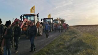 Manifestation et vandalisme contre les bassines Manifestation et vandalisme contre les bassines