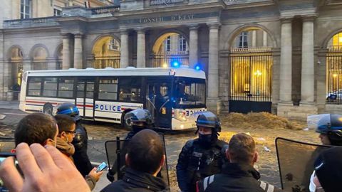 Toutes les gardes à vue sont levées Toutes les gardes à vue sont levées