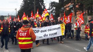Salariés et élus protestent contre la fermeture Salariés et élus protestent contre la fermeture