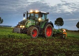 La transmission à variation continue Vario ML75 offre des vitesses d'avancement de 20 mètres à 40 km/h