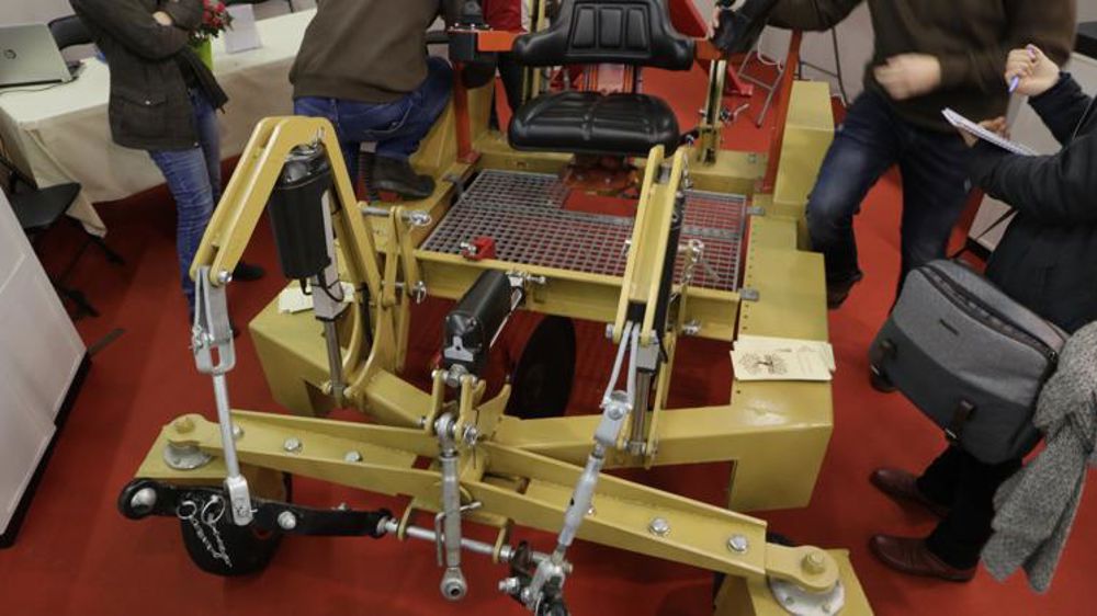 Tracteurs électriques et robotisés font le show